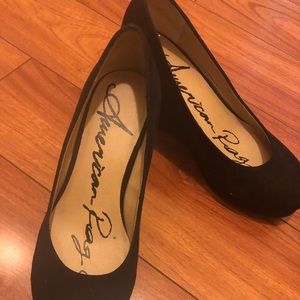 American Rag Women’s suede wedges